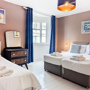 Mucky Duck House - Central- By Lets , Brighton United Kingdom
